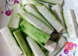 丝瓜炒鸡蛋的做法图解1