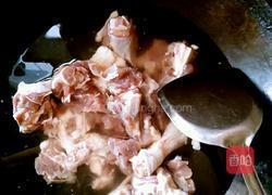 当归红枣羊肉汤的做法图解1