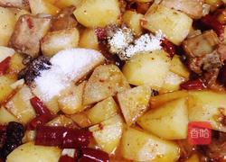 川味土豆烧排骨的做法图解12