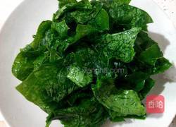 豆角叶瘦肉汤的做法图解3