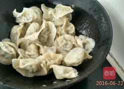 煎饺子的做法图解2