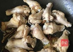 啤酒红烧鸡翅根的做法图解2