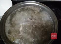 木耳炒鸡丁的做法图解1