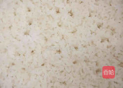 五彩蛋炒饭的做法图解1