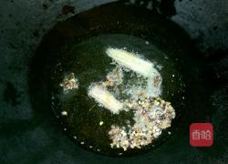 香辣香菇酱的做法图解2