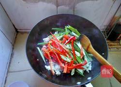 五花肉爆秋葵的做法图解3
