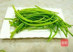 红薯梗炒五花肉的做法图解1