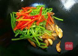 红薯梗炒五花肉的做法图解11