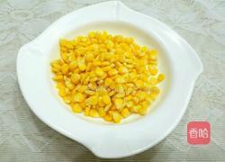 玉米粒炒虾仁的做法图解2