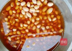 凉拌五香花生米的做法图解1