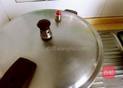 凉拌五香花生米的做法图解3