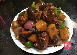 香菇土豆焖鸡腿的做法图解10