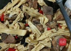 腐竹黄豆焖排骨的做法图解7
