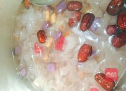 银耳水果芋圆汤的做法图解4