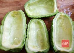咸蛋炒苦瓜的做法图解1