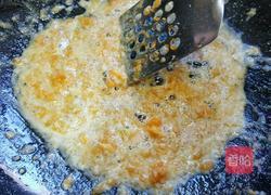 咸蛋炒苦瓜的做法图解4