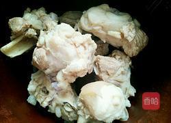 筒子骨海带汤的做法图解4