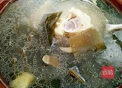 筒子骨海带汤的做法图解8