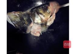 鲜美鱼头汤的做法图解3
