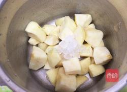 冰糖雪梨水的做法图解3