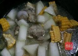 玉米冬瓜大骨头汤的做法图解6