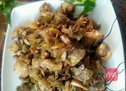 酸辣椒和干辣椒炒鸡肉的做法图解5