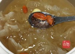 银耳莲子燕窝的做法图解3