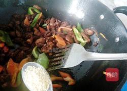 双椒炒鸡心的做法图解12