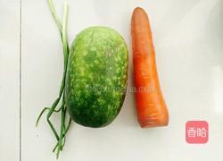 冬瓜炒胡萝卜的做法图解1