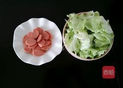 爆炒火腿圆白菜的做法图解1