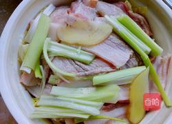 砂锅炖五花肉冻豆腐娃娃菜的做法图解7