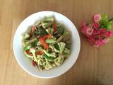 花菜炒鲜味粉丝的做法[图]