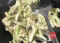 花菜炒鲜味粉丝的做法图解2
