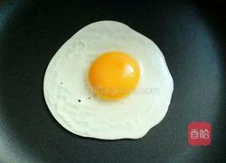 煎蛋（无油版）的做法图解2