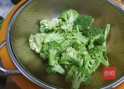 西兰花土豆沙拉的做法图解1
