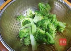 西兰花土豆沙拉的做法图解3