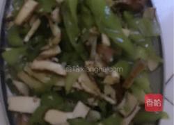 青椒炒五香干的做法图解7