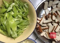 青椒炒五香干的做法图解2