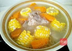 玉米胡萝卜炖脊骨汤的做法图解10