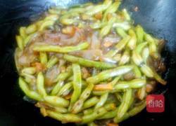 炖豆角土豆拉皮的做法图解10