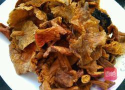 素炒野生菌的做法图解1
