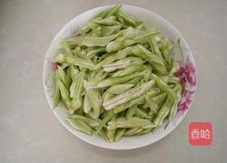 四季豆炒火腿的做法图解1