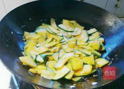 清炒嫩南瓜的做法图解6