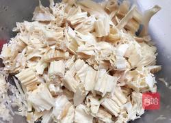 五花肉焖豆腐的做法图解1