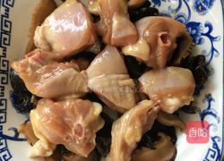 冬菇木耳蒸滑鸡的做法图解5