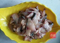 水煮鱼片的做法图解1