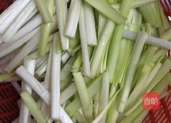 鲜虾鸡蛋炒韭菜黄的做法图解3