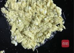 鲜虾鸡蛋炒韭菜黄的做法图解6