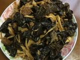 黄花菜烧木耳的做法[图]