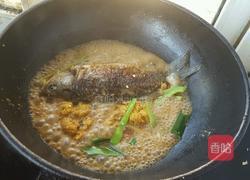 家常红烧鲫鱼的做法图解6